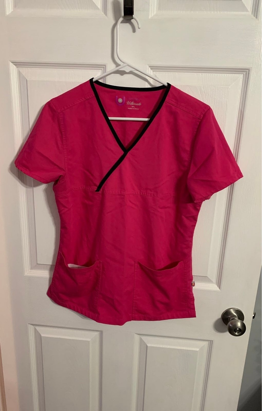 Urban Ultimate Scrub Top. Size S.
